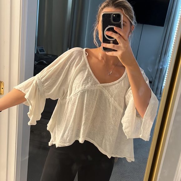 Free People Tops - Free People White Flowy Shirt